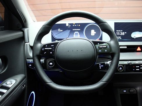 Used 2024 Hyundai Ioniq 5 Limited image 31