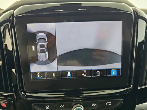Used 2023 Chevrolet Traverse Premier image 28