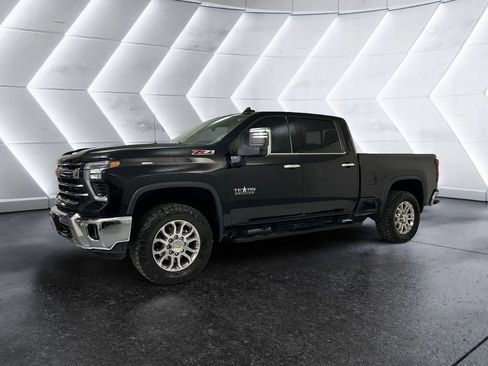 Used 2024 Chevrolet Silverado 2500 LTZ w/ LTZ Premium Texas Edition image 3