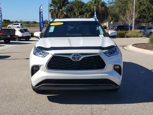 Used 2023 Toyota Highlander Limited image 12