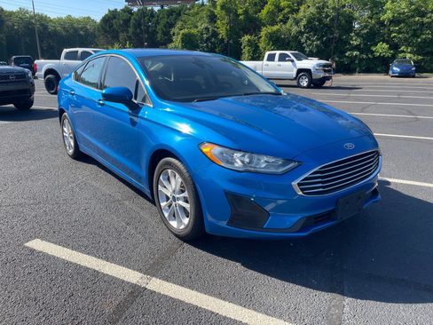 Used 2020 Ford Fusion SE FWD image 1
