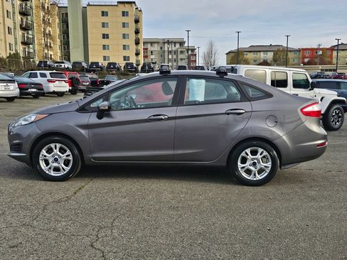 Used 2014 Ford Fiesta SE w/ Comfort Package FWD image 5