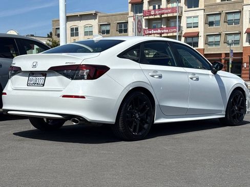 Used 2025 Honda Civic Sport image 4