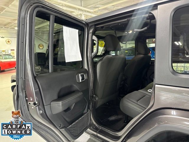 Used 2021 Jeep Wrangler Unlimited Sahara w/ Cold Weather Group AWD/4WD image 31