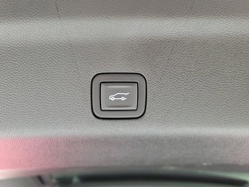 Certified 2023 Cadillac Escalade Premium Luxury RWD image 9