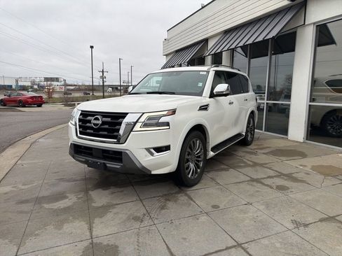 Used 2023 Nissan Armada Platinum w/ Captain's Chairs Package image 10