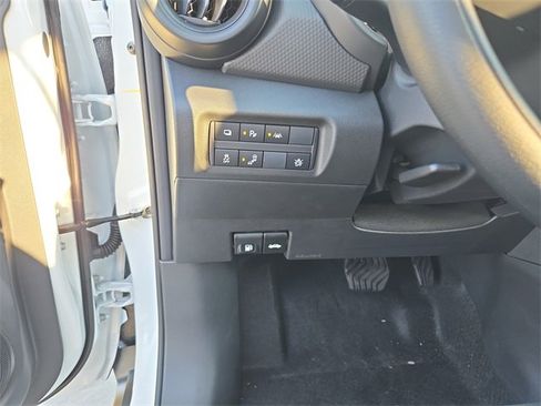 New 2025 Nissan Kicks Play S image 18