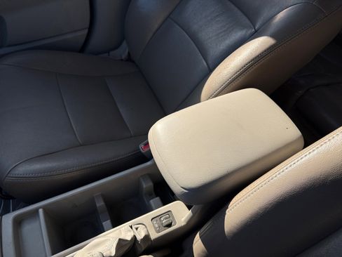 Used 2010 Subaru Forester 2.5X Premium image 14