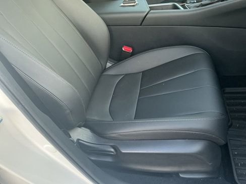 Used 2025 Acura ADX image 32