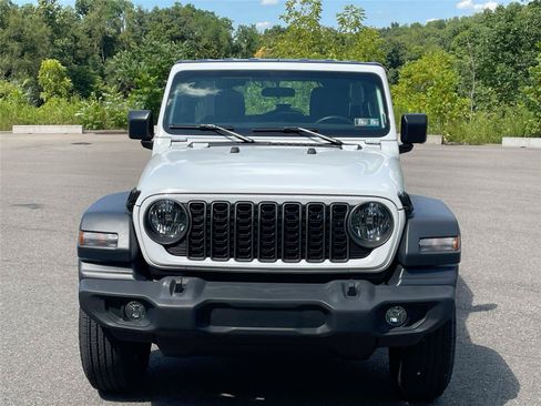 Used 2025 Jeep Wrangler Unlimited Sport AWD/4WD image 6