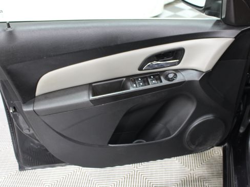 Used 2014 Chevrolet Cruze LT FWD image 5