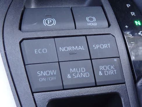 Used 2025 Toyota RAV4 XLE AWD/4WD image 24