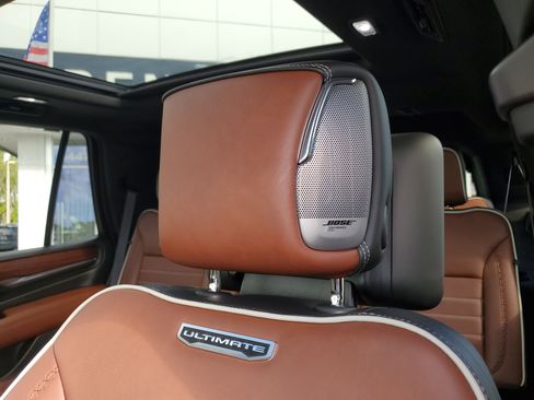 Used 2023 GMC Yukon Denali Ultimate image 15