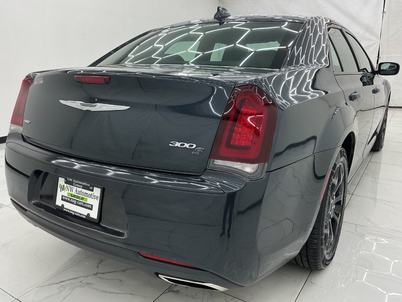 Used 2019 Chrysler 300 S AWD/4WD image 8