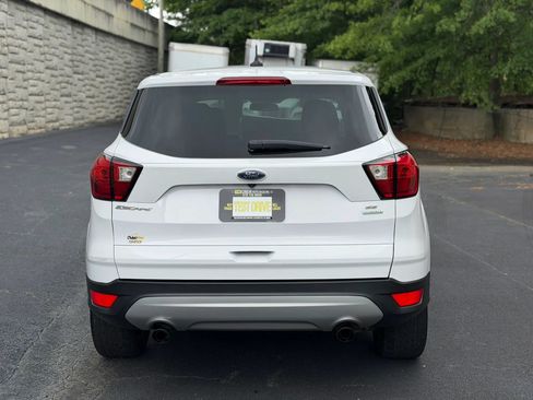 Used 2019 Ford Escape SE FWD image 8