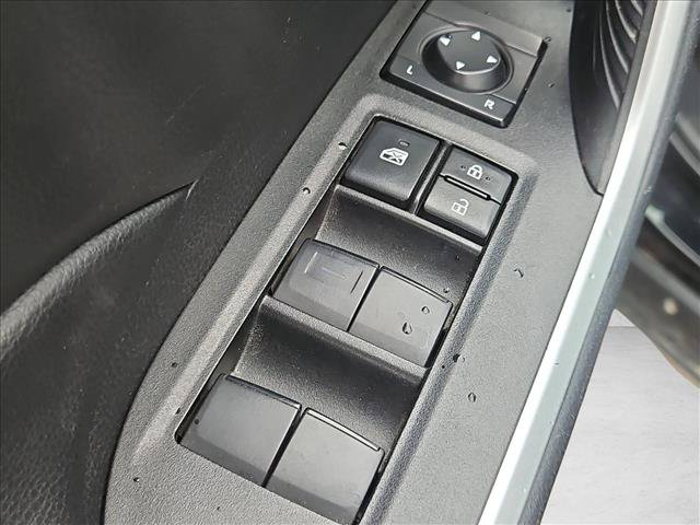 Used 2025 Toyota RAV4 LE AWD/4WD image 11
