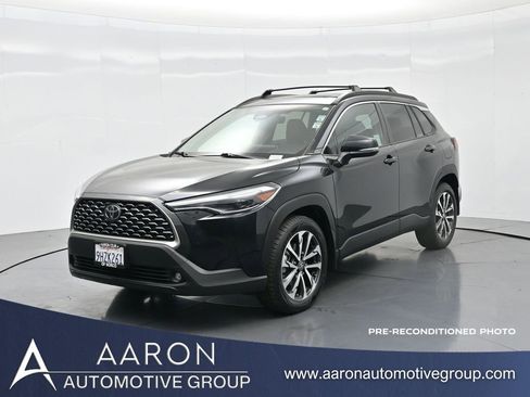 Used 2023 Toyota Corolla Cross XLE w/ Convenience Package image 1