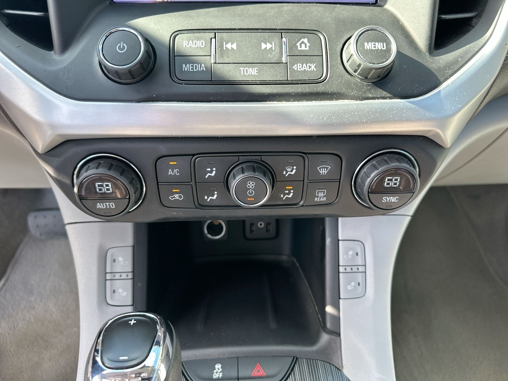 Certified 2017 GMC Acadia SLT FWD image 35