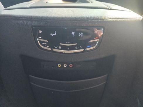 Used 2016 Cadillac Escalade Luxury image 11