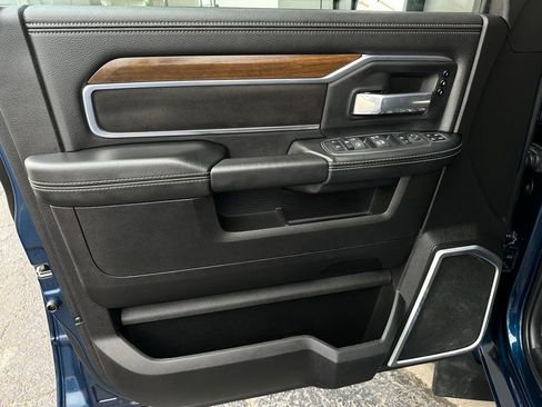 Used 2024 RAM 3500 Laramie AWD/4WD image 11