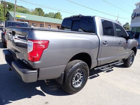 Used 2024 Nissan Titan SV AWD/4WD image 8