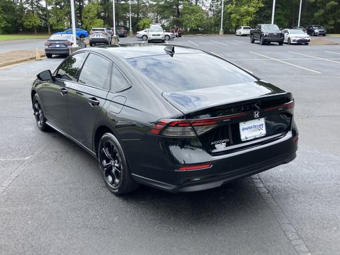 Used 2025 Honda Accord SE image 8