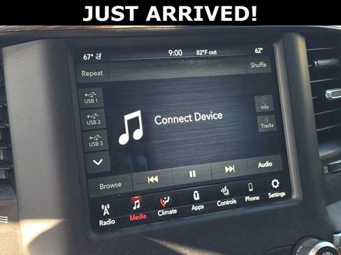 Used 2020 RAM 1500 Laramie AWD/4WD image 23