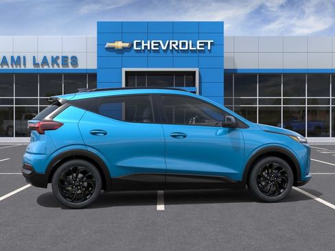New 2027 Chevrolet Bolt RS w/ Technology Package FWD image 5