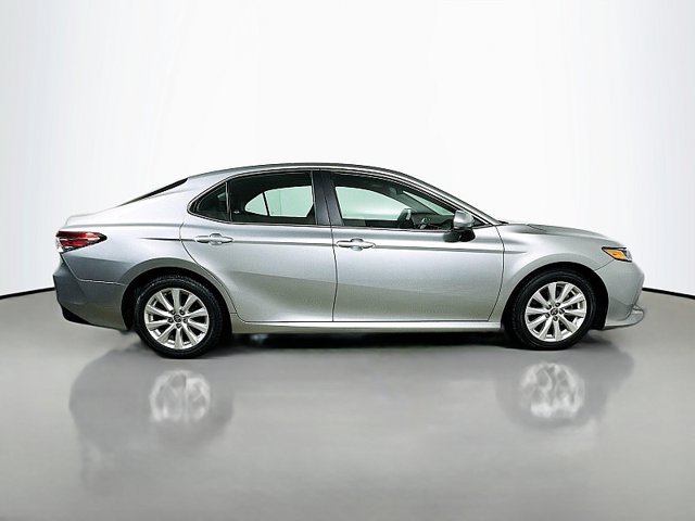 Used 2020 Toyota Camry LE FWD image 8