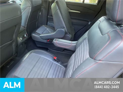 Used 2025 Ford Explorer ST-Line w/ Premium Package image 11