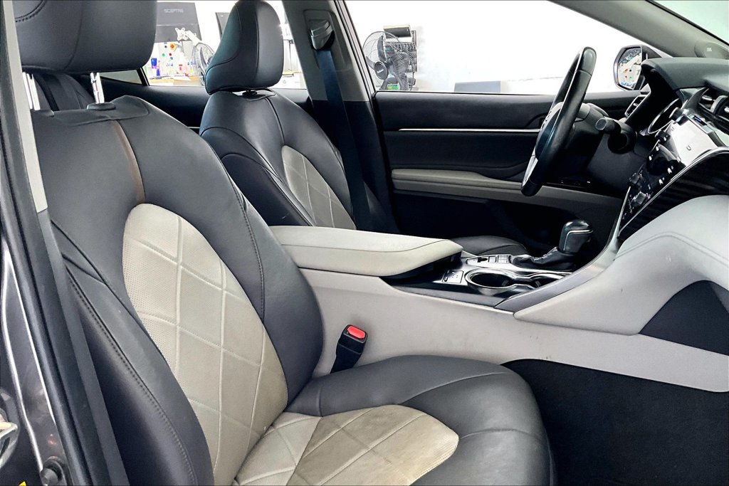 Used 2018 Toyota Camry XLE w/ Driver Assist Package FWD image 8