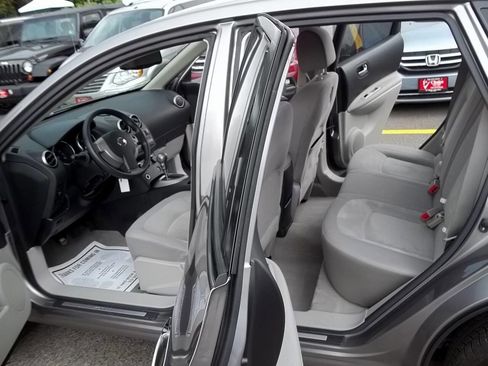 Used 2010 Nissan Rogue S w/ 360 Degree Value Pkg AWD/4WD image 7