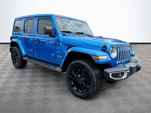 Used 2022 Jeep Wrangler Unlimited Sahara w/ Cold Weather Group AWD/4WD image 4
