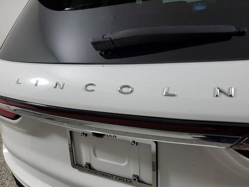 Certified 2022 Lincoln Corsair FWD image 6