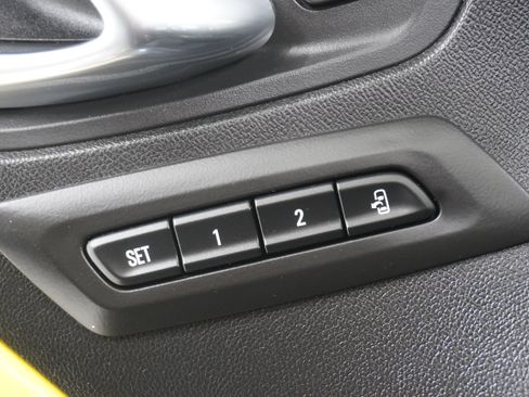 Used 2020 Chevrolet Camaro SS RWD image 16