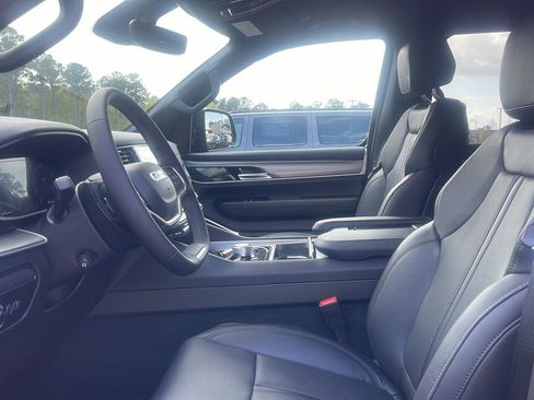 New 2026 Jeep Grand Wagoneer Limited AWD/4WD image 13