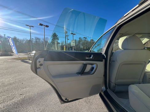 Used 2008 Subaru Outback 2.5i L.L. Bean image 56