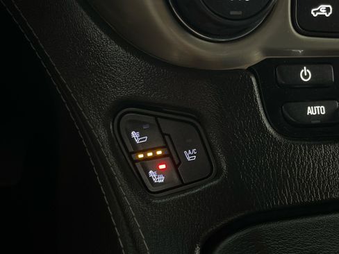 Used 2015 GMC Yukon Denali w/ Premium Package image 15