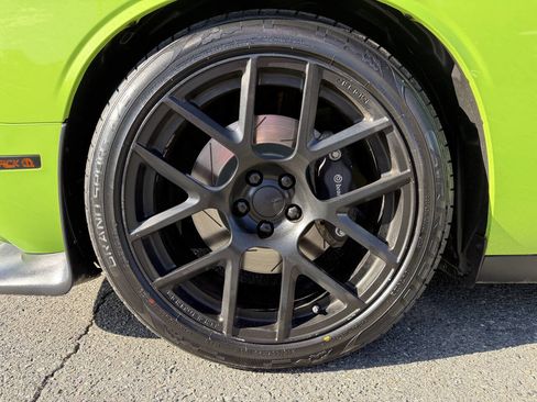 Used 2015 Dodge Challenger R/T Scat Pack w/ Scat Pack Appearance Package image 20