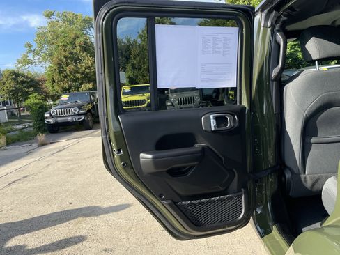 Used 2024 Jeep Wrangler Sport S image 22