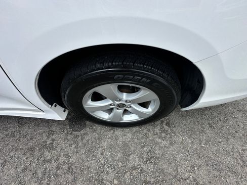 Used 2020 Toyota Sienna LE FWD image 25