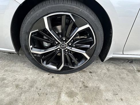 Certified 2024 Nissan Altima 2.5 SR FWD image 9