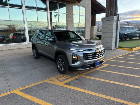 New 2026 Chevrolet Equinox LT image 3