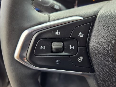 Used 2025 Chevrolet Trax LT w/ Driver Confidence Package FWD image 21