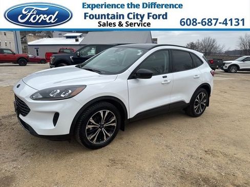 Used 2022 Ford Escape SE w/ SE Sport Appearance Package image 1