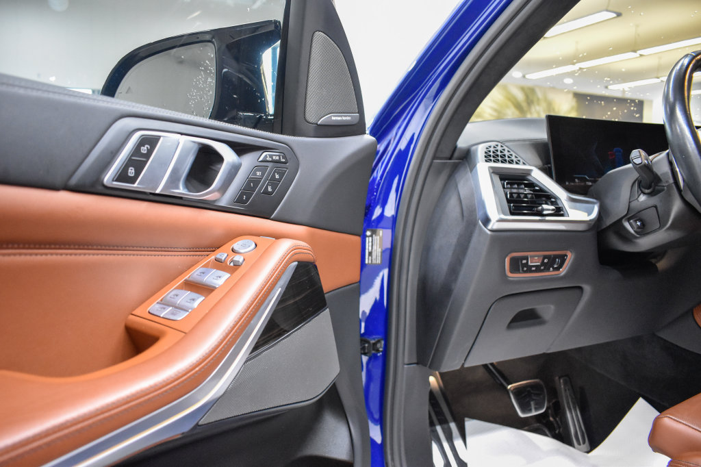 Used 2023 BMW X7 M60i w/ Executive Package AWD/4WD image 14