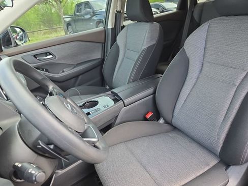 Used 2021 Nissan Rogue SV FWD image 14