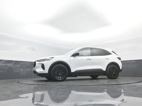 Certified 2024 Ford Escape Active image 27