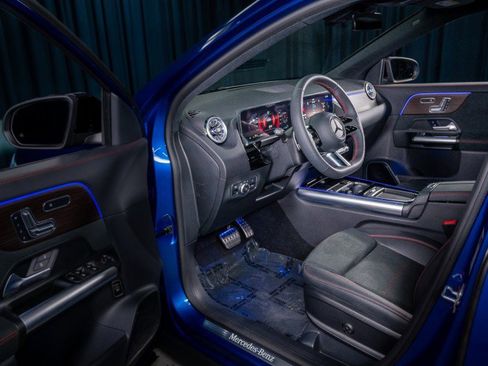 Certified 2025 Mercedes-Benz GLA 250 image 12