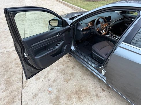 Used 2023 Nissan Altima 2.5 SV image 21